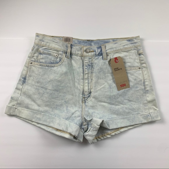 Levi's Pants - ❌SOLD❌ NWT Levi’s Mom Shorts High Rise Cuffed 31